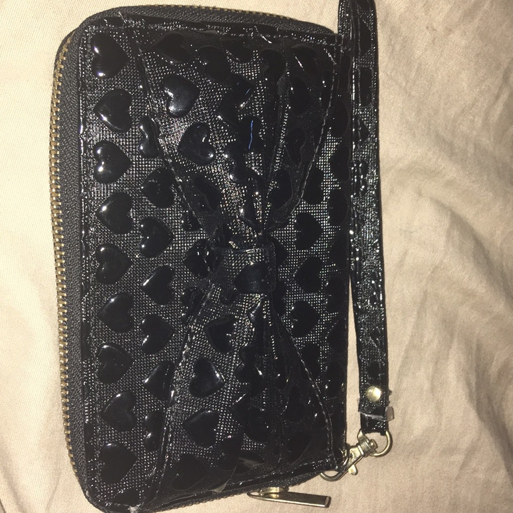 A black wallet